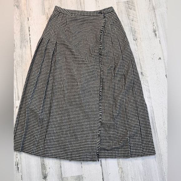 Orvis Vintage Wool Wrap Skirt Fringe Pleated Wool Size 6 Black White - Picture 2 of 11